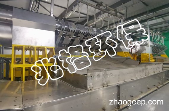 兆格環(huán)保全自動液壓壓榨機(jī)壓榨均四甲苯裝料調(diào)試成功