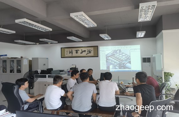 全自動(dòng)榨板液壓榨油機(jī)技術(shù)交流